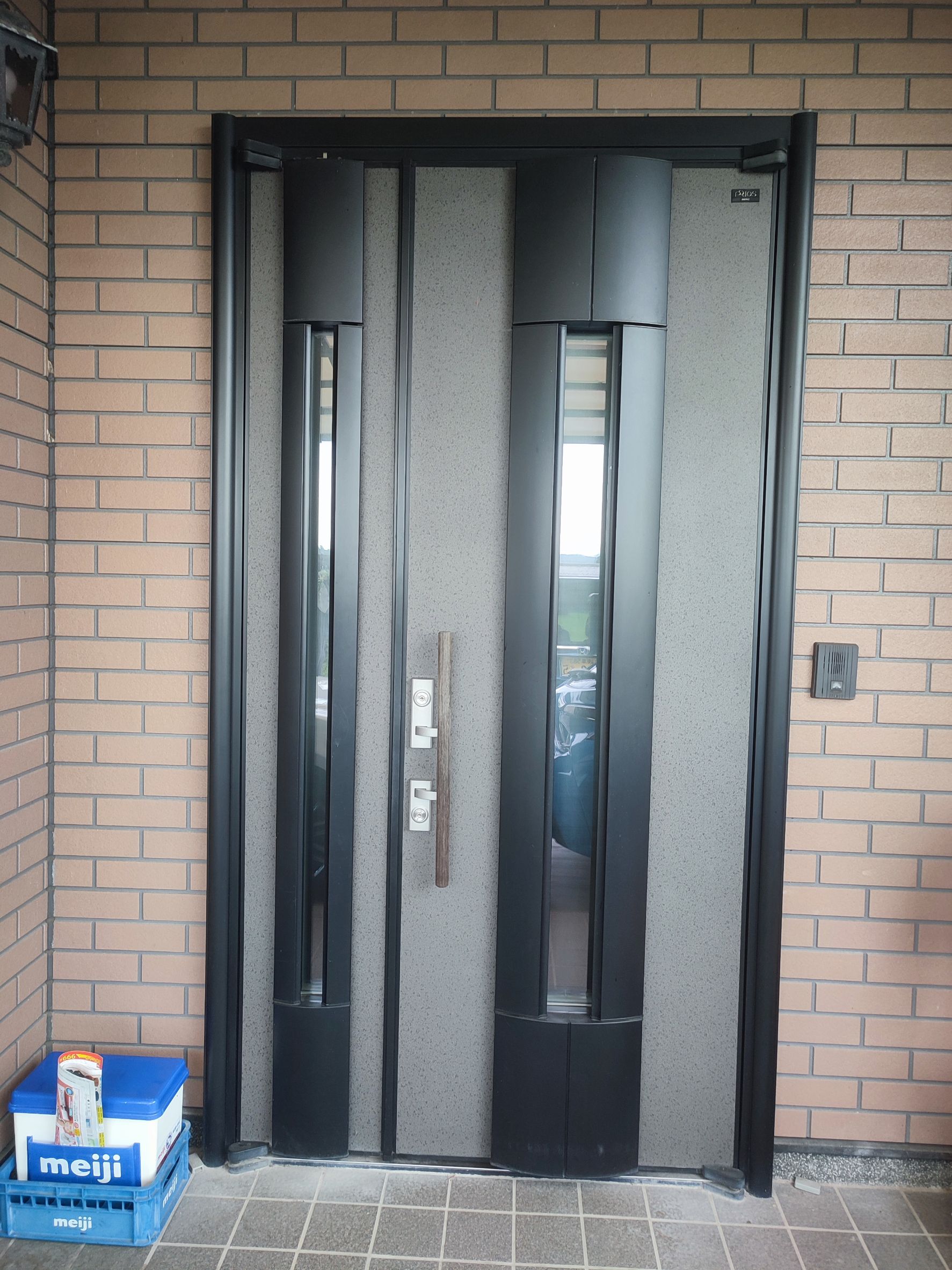 岐阜市で施工した玄関ドア_Before