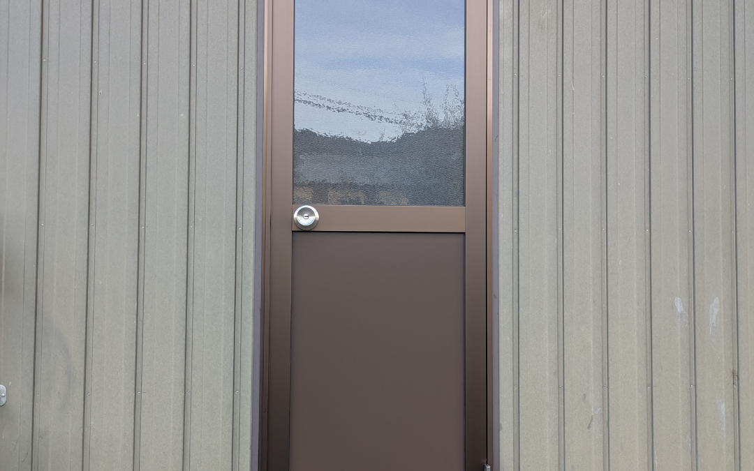 【岐阜県関市】通風ドアを昔ながらのドアへ交換｜本体のみ現地対応事例