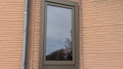 【可児市】オーニング窓が故障｜部品廃番のためカバー工法で窓交換（LIXILリプラスTW施工事例）