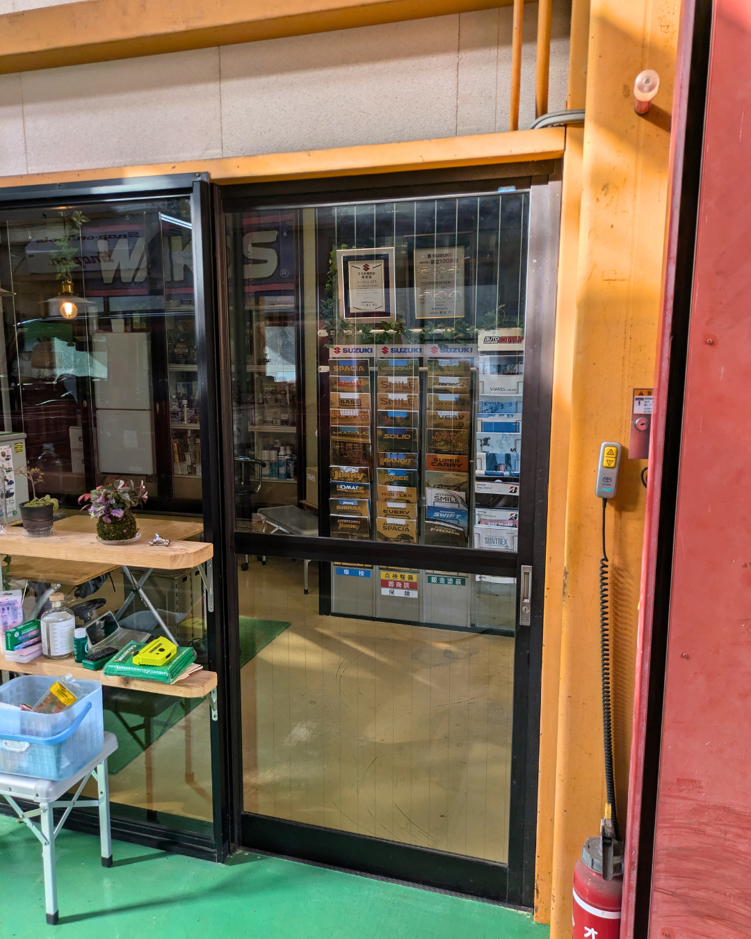 関市 事務所 引戸 戸車取替工事 施工前➁